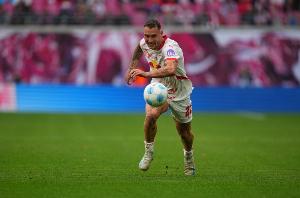 记者：曼联关注莱比锡后卫劳姆，解约金3400万欧元有吸引力